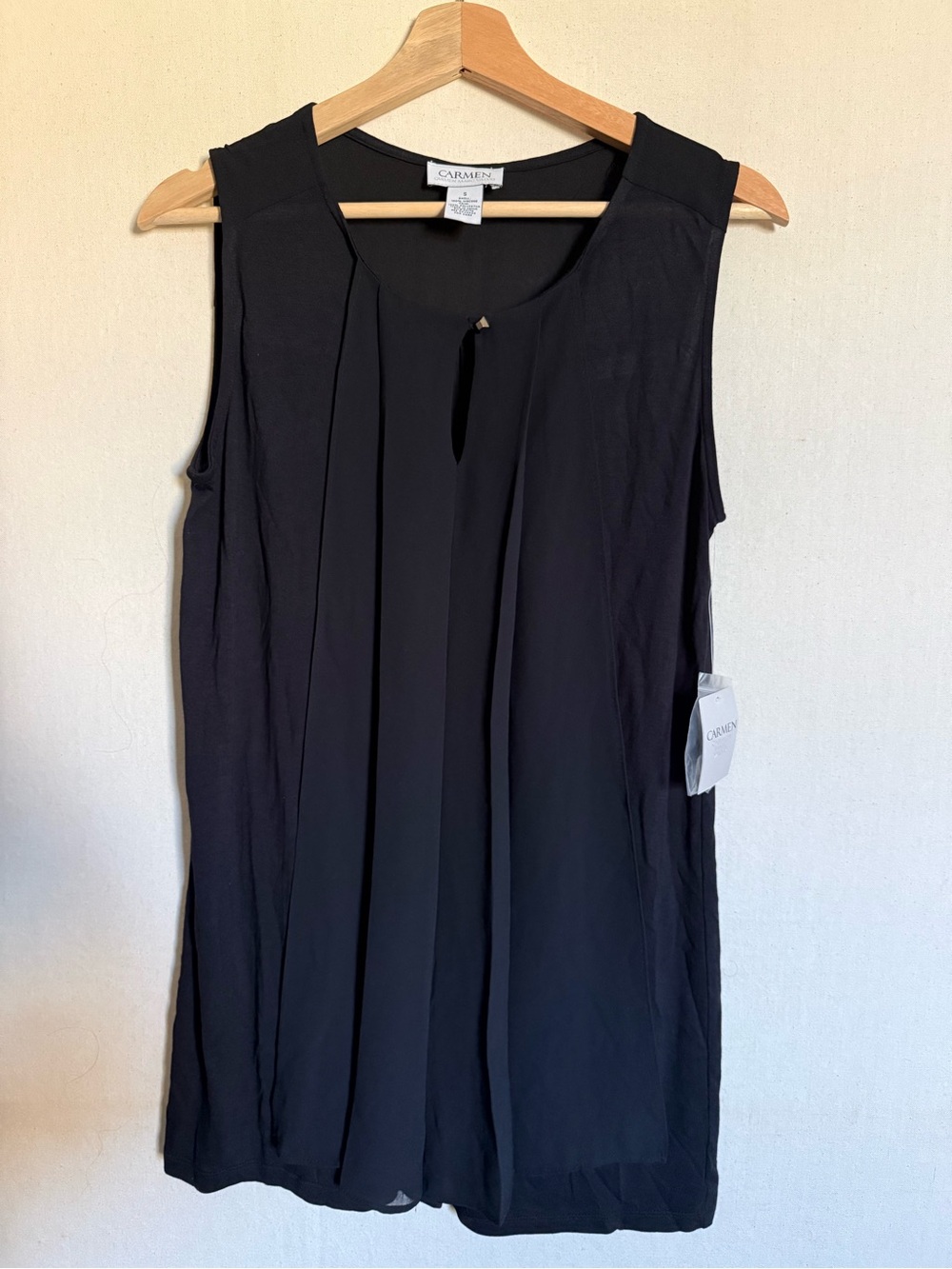 Carmen Marc Valvo Black Sleeveless Pleated Keyhole Dress